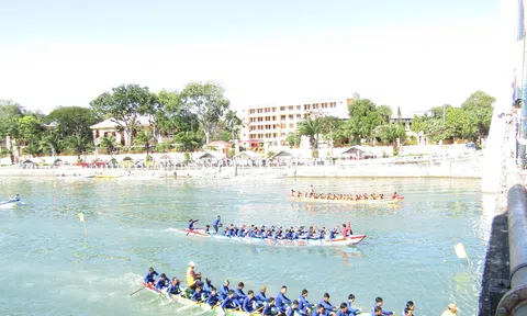 Bình Thuận: Lễ hội đua thuyền mừng Đảng, mừng Xuân Quý Mão 2023 trên sông Cà Ty (Phan Thiết): Lạc Đạo đạt giải nhất