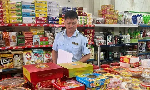 Thị trường cuối năm: Tăng cường kiểm soát hàng hóa và bảo vệ người tiêu dùng