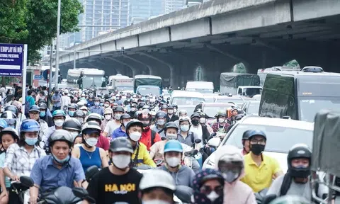 Hà Nội lên lộ trình giảm phương tiện xăng dầu trong các vành đai