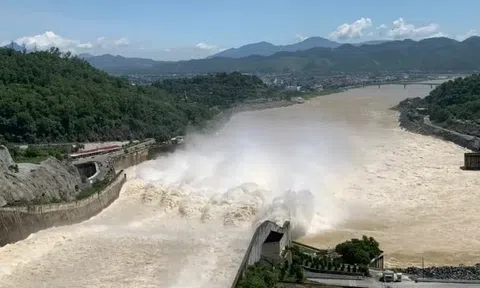 Nam Trung Bộ khẩn trương hạ mực nước hồ, sẵn sàng ứng phó bão mới