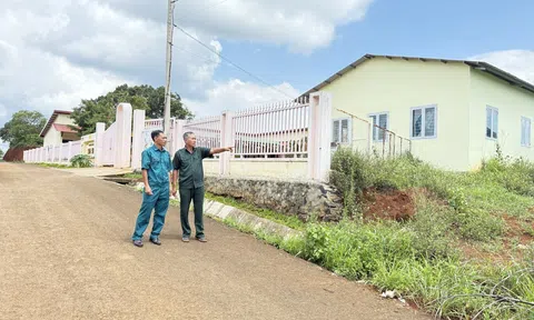 Tấm lòng của lão nông mê hiến đất, góp tiền xây dựng quê hương đổi mới