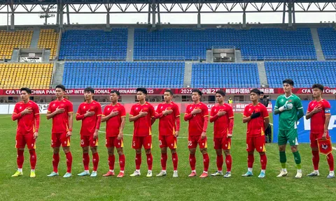 U22 Việt Nam thua U22 Hàn Quốc trong thế thiếu người