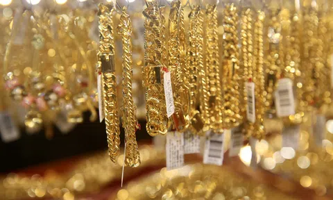 Tỷ giá USD/VND tiếp tục tăng, giá vàng SJC vượt mốc 69 triệu đồng/lượng