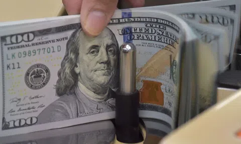 Tỷ giá USD/VND tiếp tục đi lên, giá vàng giảm nhẹ