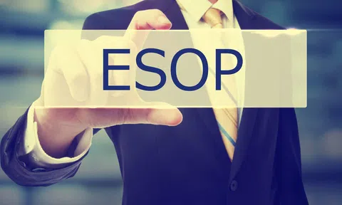 Ngân hàng phát hành ESOP: Ai lợi, ai thiệt?