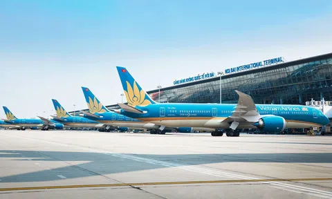 Lỗ thêm 2,2 nghìn tỷ đồng trong quý 3, thu nhập lãnh đạo Vietnam Airlines vẫn tăng mạnh