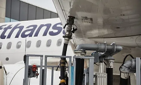 Giá nhiên liệu máy bay tại châu Á tăng lên gần mức cao của 21 tháng