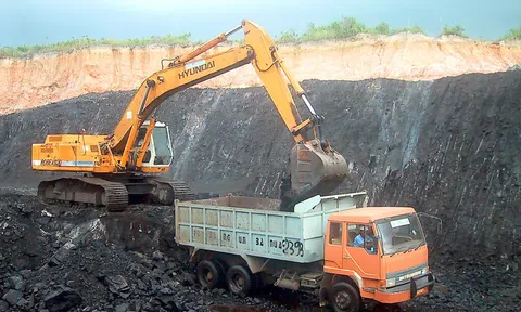 Trung Quốc: Các nhà khai thác than đá lớn cam kết không tăng giá