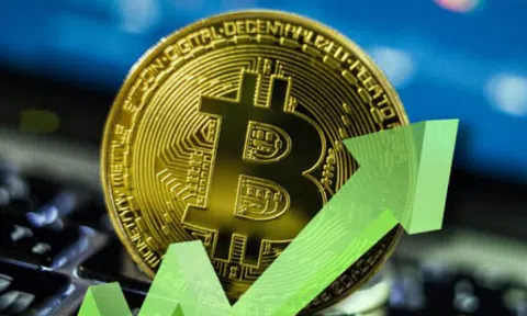 Bitcoin vượt mức 65.000 USD/BTC