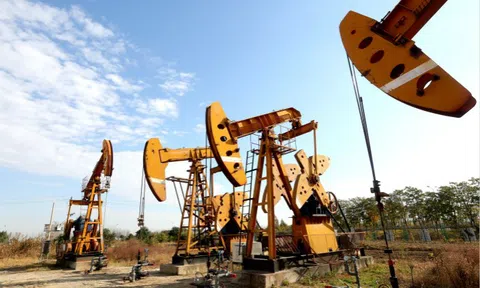 Chiều 22/10, giá dầu châu Á đi xuống