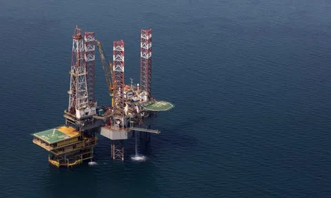 Giá dầu châu Á đi lên trong chiều 25/10