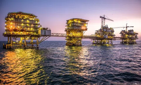 Giá dầu châu Á hướng đến tuần giảm đầu tiên kể từ tháng Tám