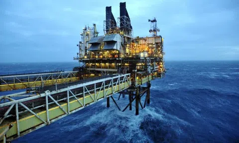 Giá dầu châu Á phiên 3/11 giảm do lượng dầu dự trữ của Mỹ tăng mạnh