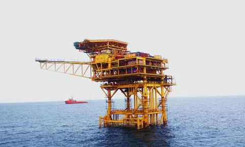 Vietsovpetro đưa vào khai thác giàn không người thế hệ mới BK-18A