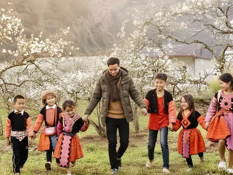 Gieo xuân trên đỉnh cổng trời