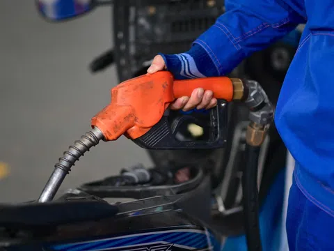 Giá xăng dầu ngày 24/3: Thế giới giảm mạnh dưới mốc 100 USD/thùng