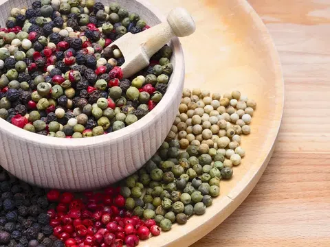 Giá tiêu hôm nay 8/4/2026: Giá tiêu đồng loạt tăng 500 đồng/kg