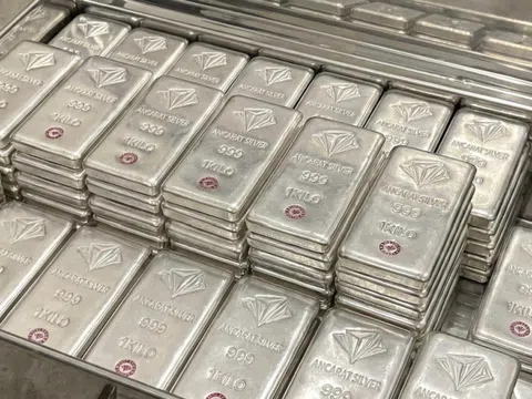 Giá bạc hôm nay 11/4/2026: Bật tăng mạnh