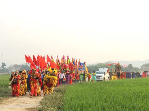 Độc đáo lễ hội đền thờ thần rắn có lịch sử gần 400 năm