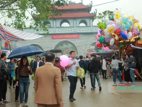 Du xuân trên đỉnh Na Sơn