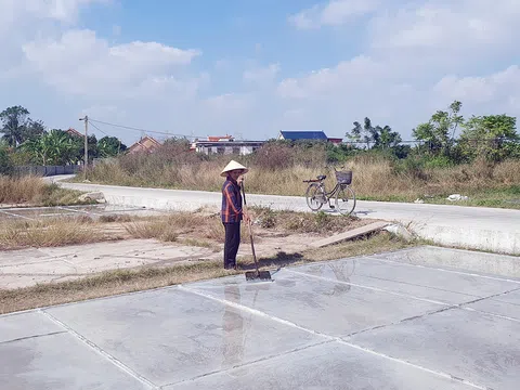 Diêm dân phường Nam Đồ Sơn (Hải Phòng) kẽo kẹt giữ nghề làm muối