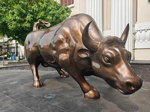 HOSE ra mắt linh vật “bò tót” mới, biểu tượng tăng trưởng của thị trường chứng khoán Việt Nam