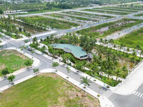 Nhà đầu tư đổ về khu đô thị có trung tâm thương mại đầu tiên tại Thủ Thừa