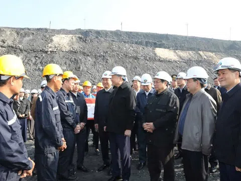 Tổng Bí thư Tô Lâm gặp mặt, chúc Tết công nhân ngành Than tại Quảng Ninh