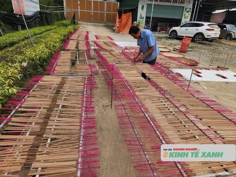 Hà Tĩnh: Các cơ sở sản xuất hương trầm hối hả phục vụ thị trường tết