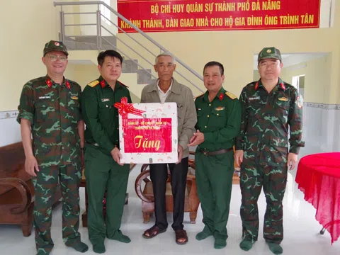 Quân khu 5 bàn giao 175 căn nhà mới cho người dân bị thiệt hại do mưa lũ