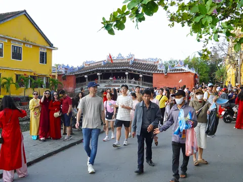 Du khách nô nức tham quan Hội An dịp Tết Bính Ngọ 2026