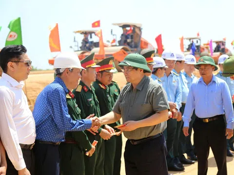 Gia Lai: Thủ tướng Chính phủ Phạm Minh Chính kiểm tra dự án đường băng số 2 Cảng hàng không Phù Cát