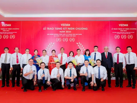 Vedan Việt Nam trao "Kỷ niệm chương" tri ân cán bộ, nhân viên gắn bó 20–30 năm