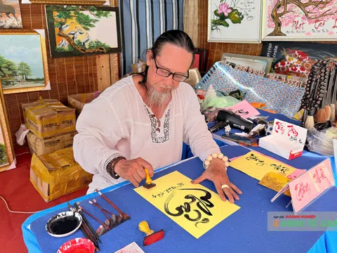 Giữ hồn chữ Việt ở Phố Ông Đồ Cần Thơ