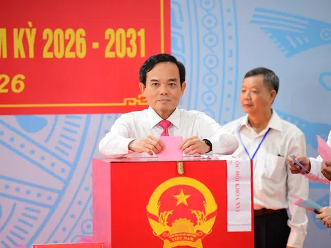 Cử tri TP.HCM nô nức tham gia bầu cử tại 5.068 khu vực bỏ phiếu