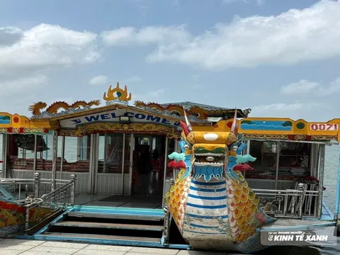 Thuyền rồng trên sông Hương: Câu chuyện mưu sinh sau vẻ đẹp du lịch Huế