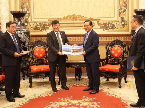 Lãnh đạo TP. Hồ Chí Minh tiếp Đại sứ Mông Cổ tại Việt Nam