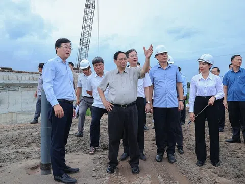 Thủ tướng yêu cầu bố trí vốn ngay cho các dự án giao thông đang triển khai