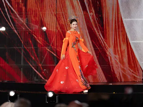 Hoa hậu Nguyễn Thanh Hà trình diễn áo dài “Phú Quý Niên Hoa”, tôn vinh văn hóa Việt tại Vietnam Beauty Fashion Festival