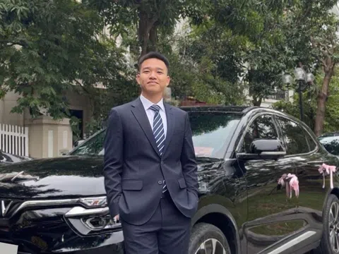 Khởi nghiệp ở tuổi 20 với VinFast VF 8, chủ xe khẳng định: Đây là quyết định đúng đắn nhất của tôi