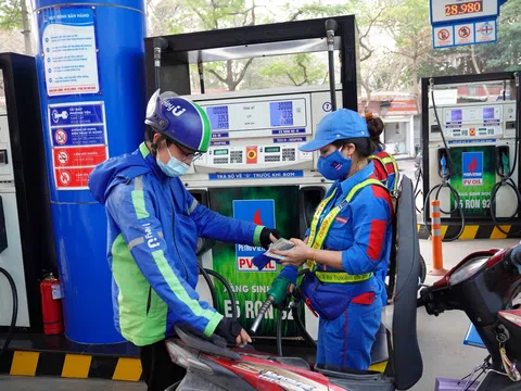 Thị trường xăng dầu chuyển sang cơ chế doanh nghiệp tự định giá