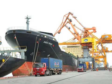 Xuất nhập khẩu khởi động năm 2026 giảm tốc, nhập siêu quay trở lại