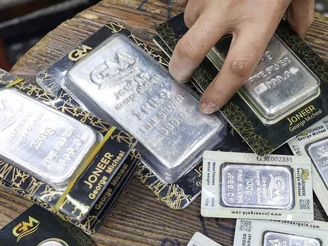 Giải mã những động lực khiến giá bạc liên tục chao đảo