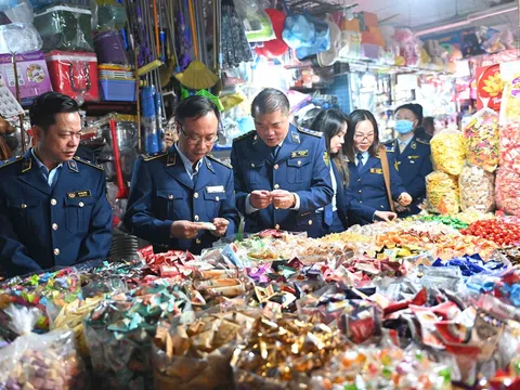 Tăng cường kiểm soát thị trường mùa lễ hội, xử lý nghiêm hành vi tăng giá sau Tết