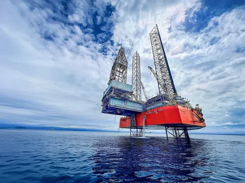 Áp lực chốt lời dâng cao, cổ phiếu dầu khí lao dốc kéo VN-Index mất mốc 1.810 điểm