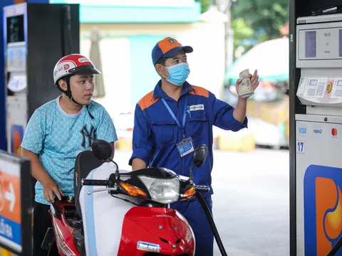 Xăng dầu đồng loạt tăng giá mạnh từ chiều 7/3, nhiều mặt hàng vượt mốc cao