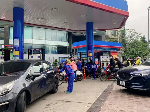 Thủ tướng yêu cầu tăng giải pháp ổn định nguồn xăng dầu cho thị trường