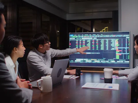 Đầu tư dài hạn trở thành "tiêu điểm" giữa thị trường biến động