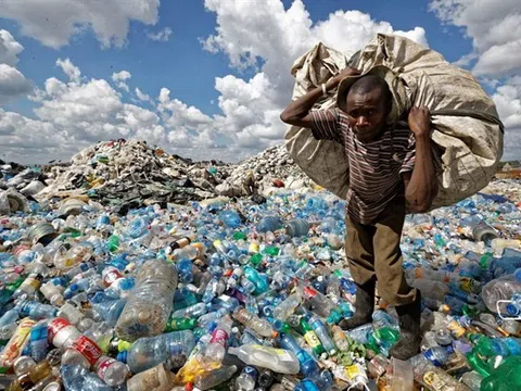 Giới chuyên gia quốc tế cảnh báo về rác thải nhựa toàn cầu