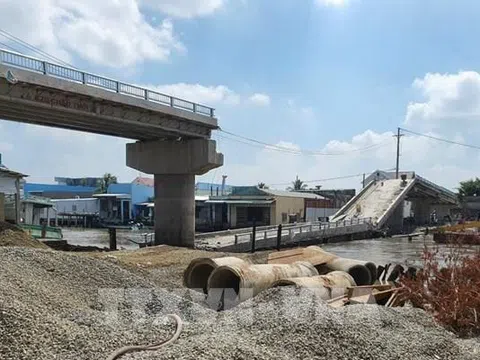 Bạc Liêu - Cà Mau tìm giải pháp sớm hoàn thành cầu Gành Hào